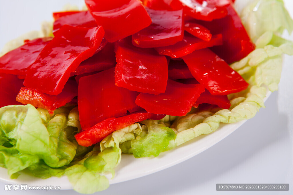 红甜椒配生菜摆盘