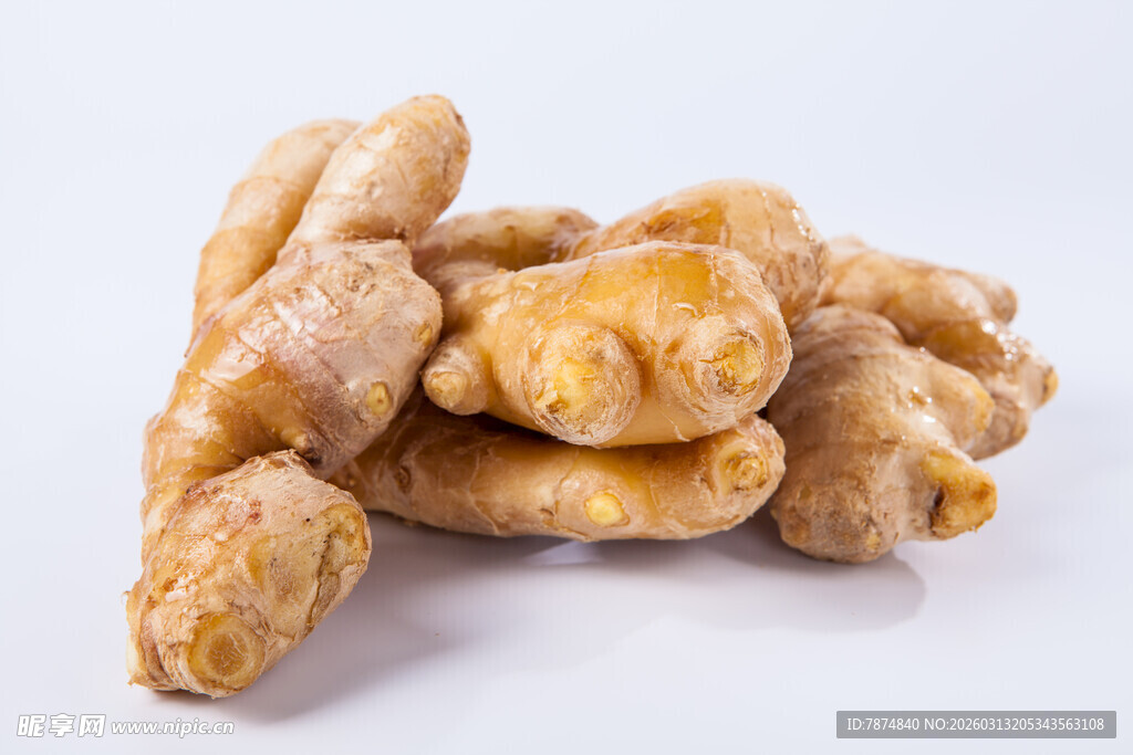 新鲜生姜堆叠展示