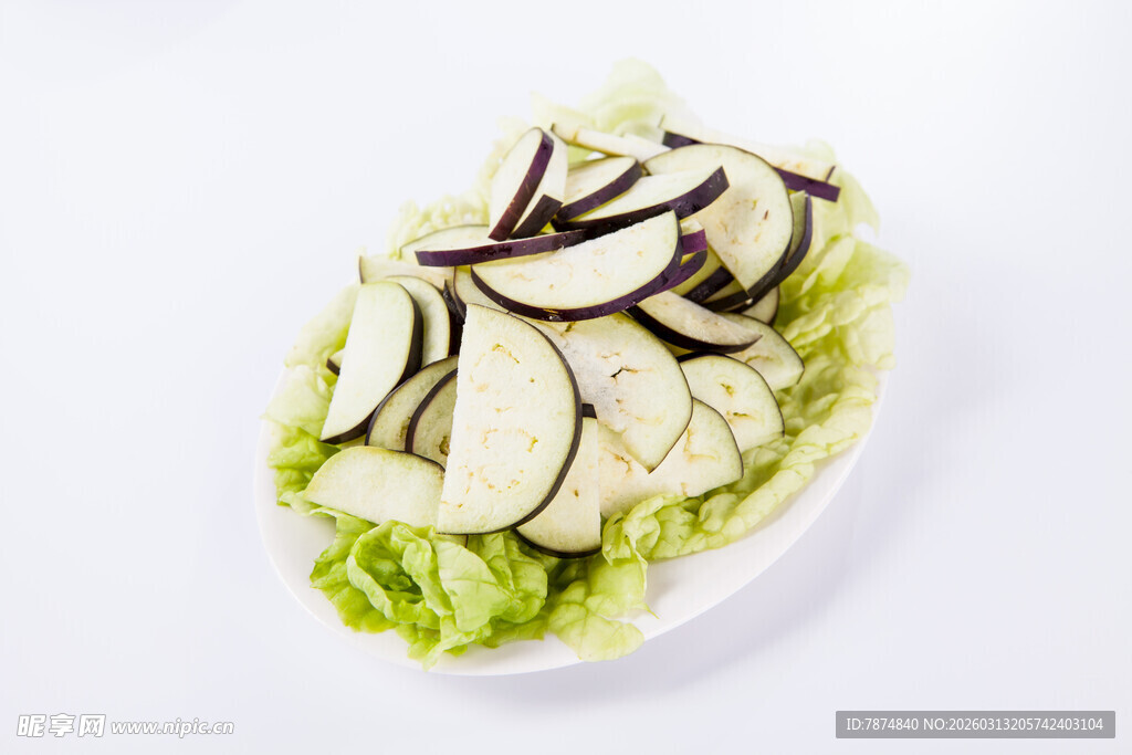 生菜配切片茄子摆盘