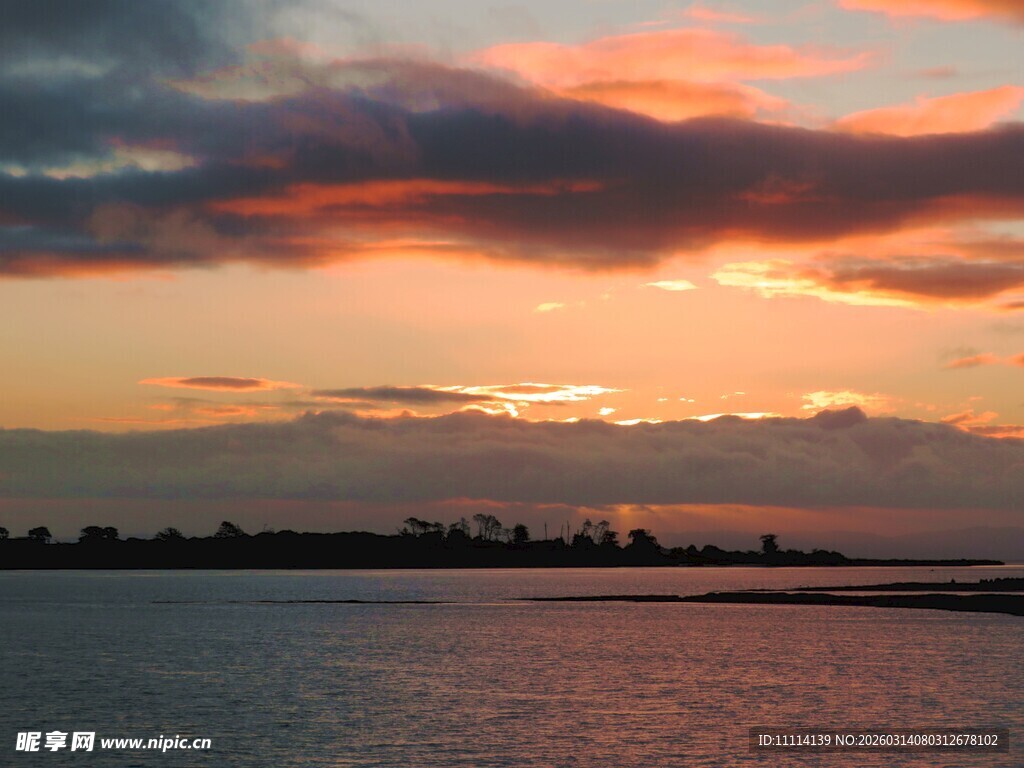 海边绚丽日落美景