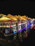 古街夜景 璀璨灯火映水乡