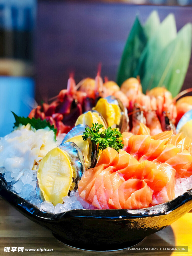 丰盛刺身拼盘美食盛宴