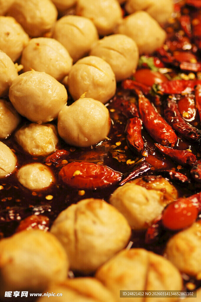 香脆丸子与火辣辣椒组合