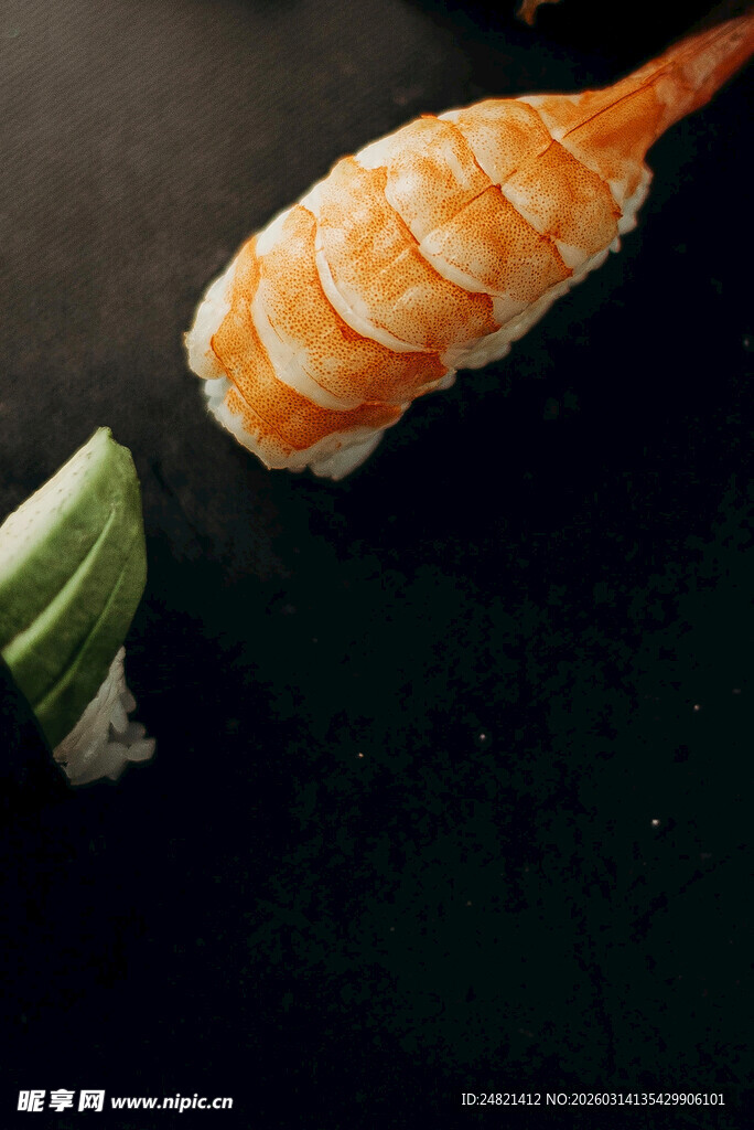 美味寿司与配菜特写