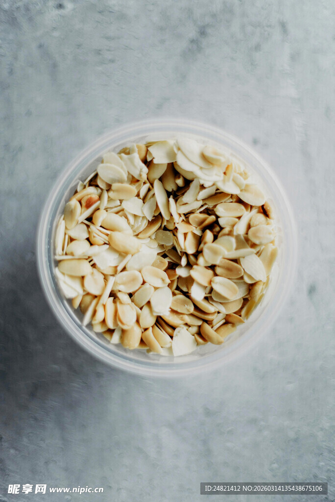 透明容器中的美味燕麦片