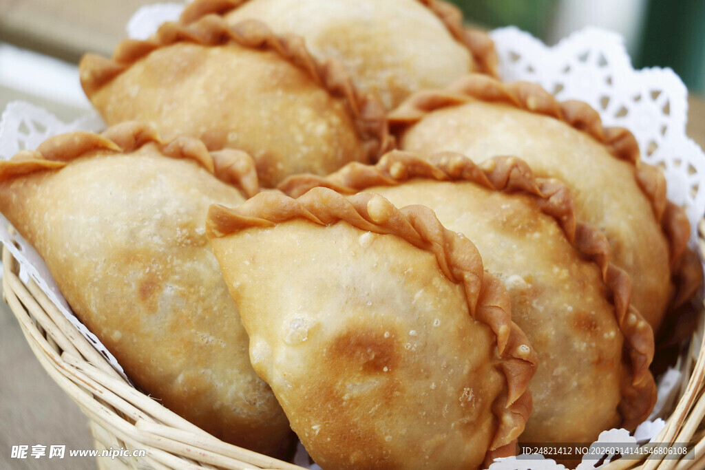 篮子里的美味酥皮点心