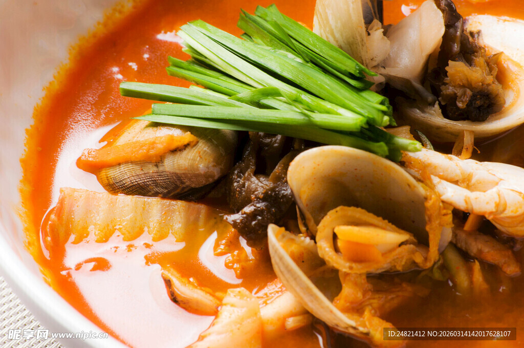 美味蛤蜊海鲜汤