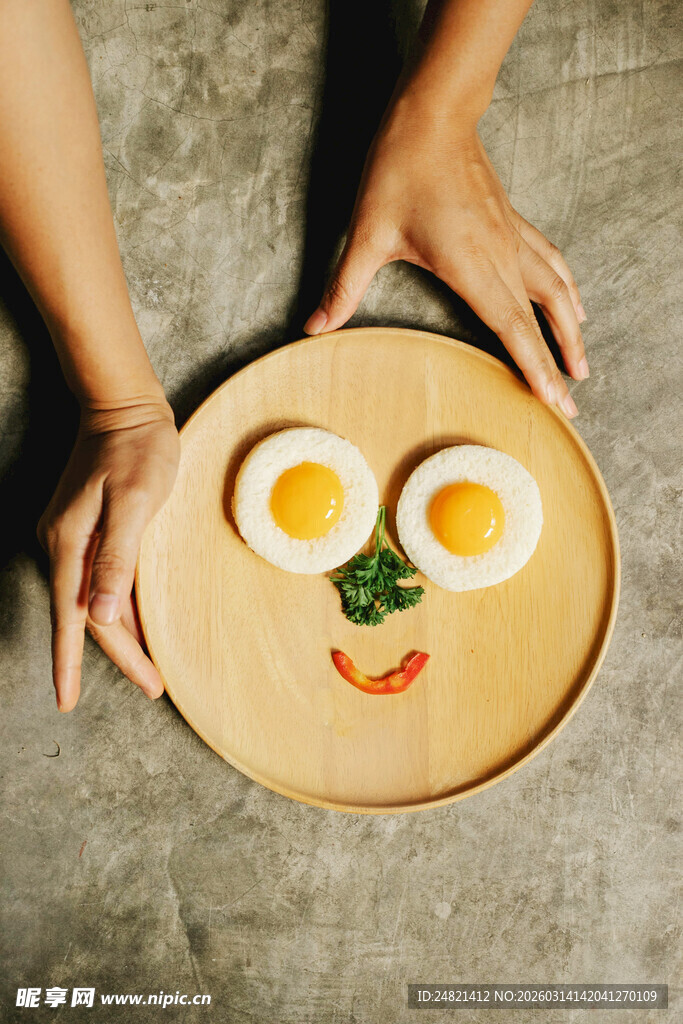 创意笑脸荷包蛋早餐