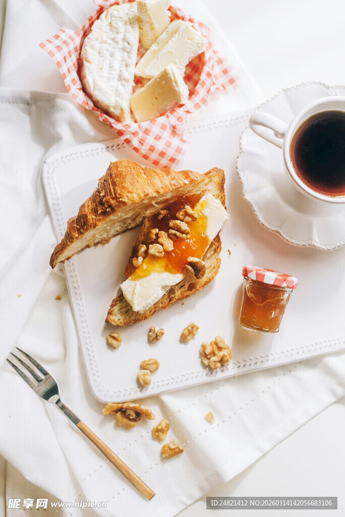 美味三明治搭配咖啡甜点