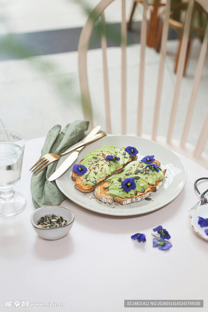 精致摆盘的美味蔬菜菜肴