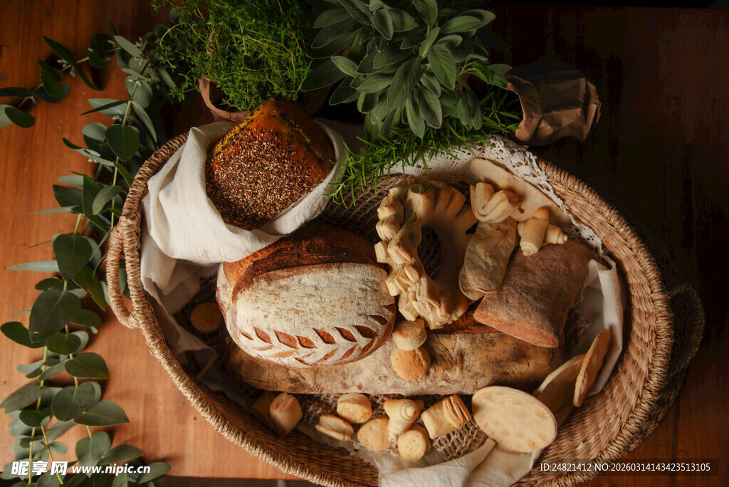 丰收果篮中的多样食材