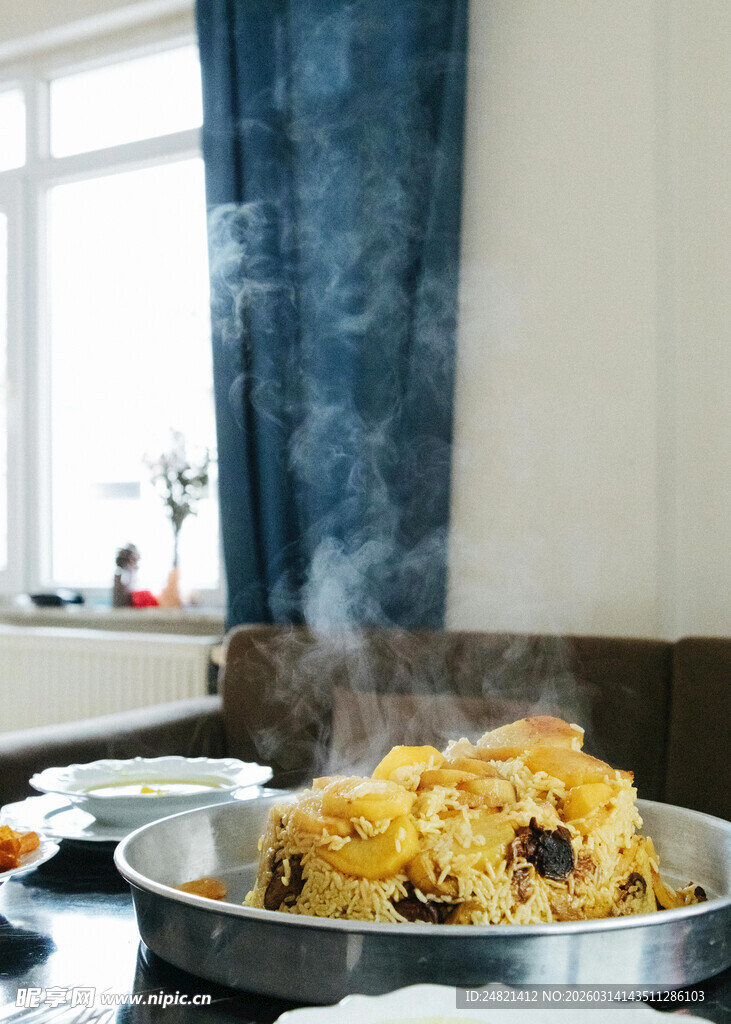 热气腾腾的美味佳肴出炉