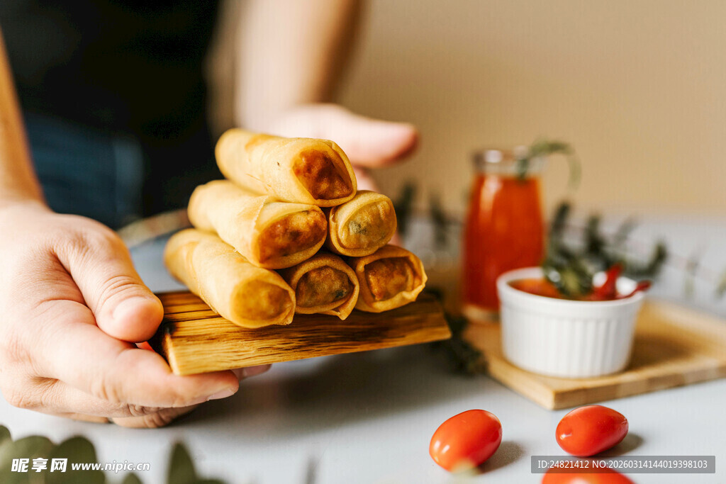 美味春卷待品尝