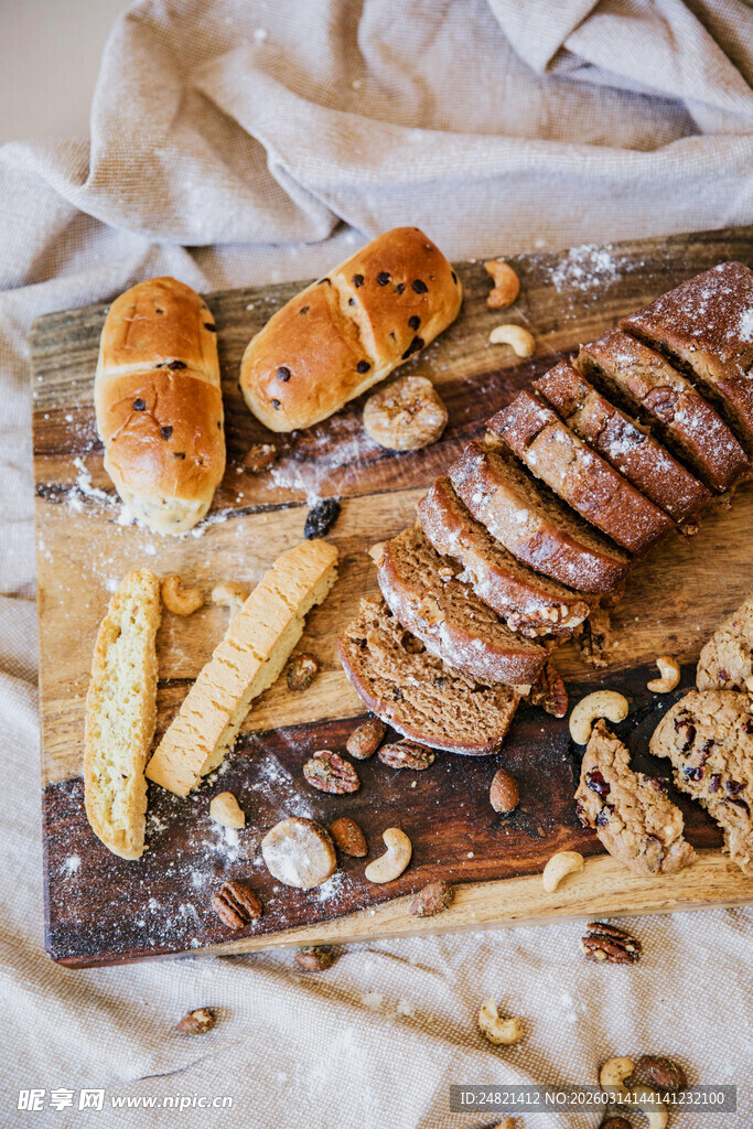 美味牛排配多样美食