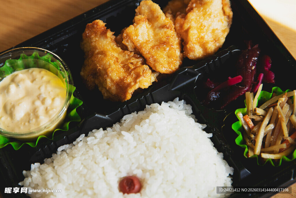 日式炸鸡饭套餐