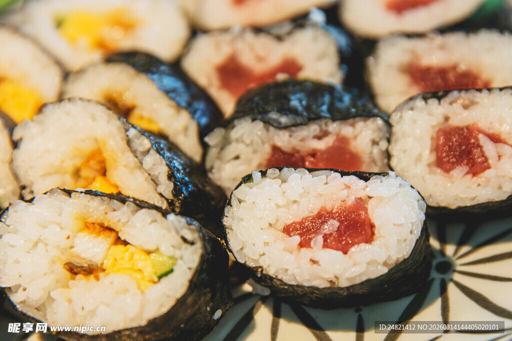 美味多样的寿司拼盘