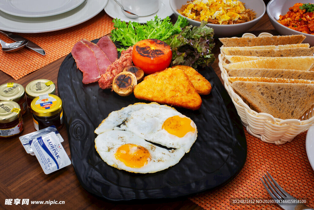 丰盛早餐摆盘展示