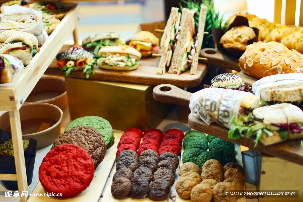 多样美味面包展示