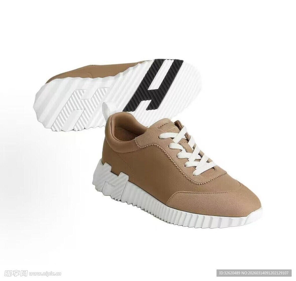 棕色系带休闲运动鞋