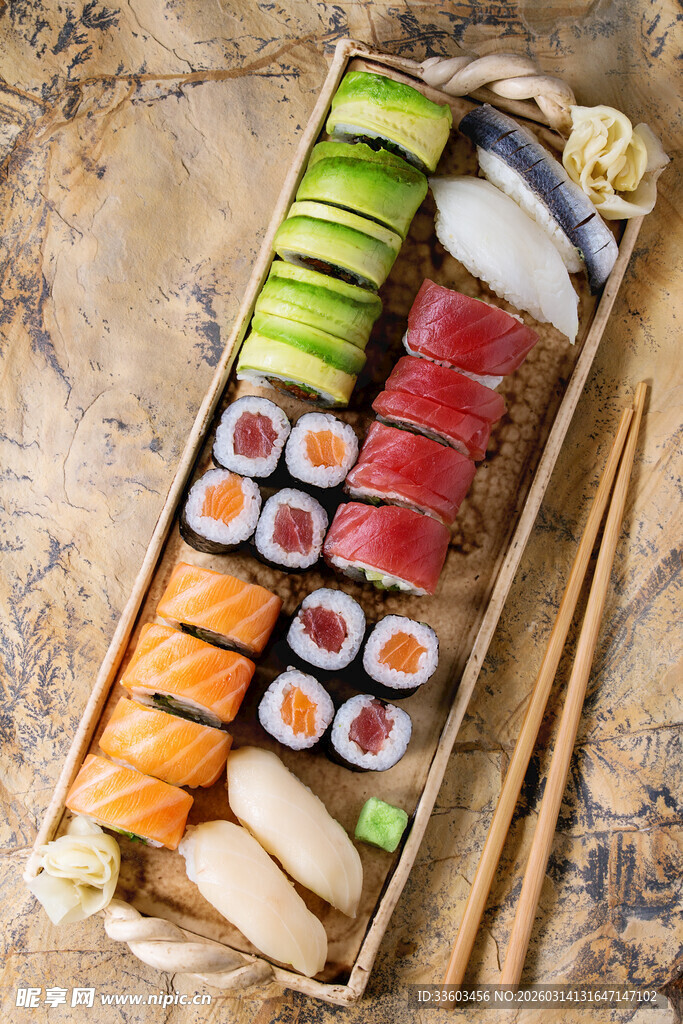 多样寿司拼盘