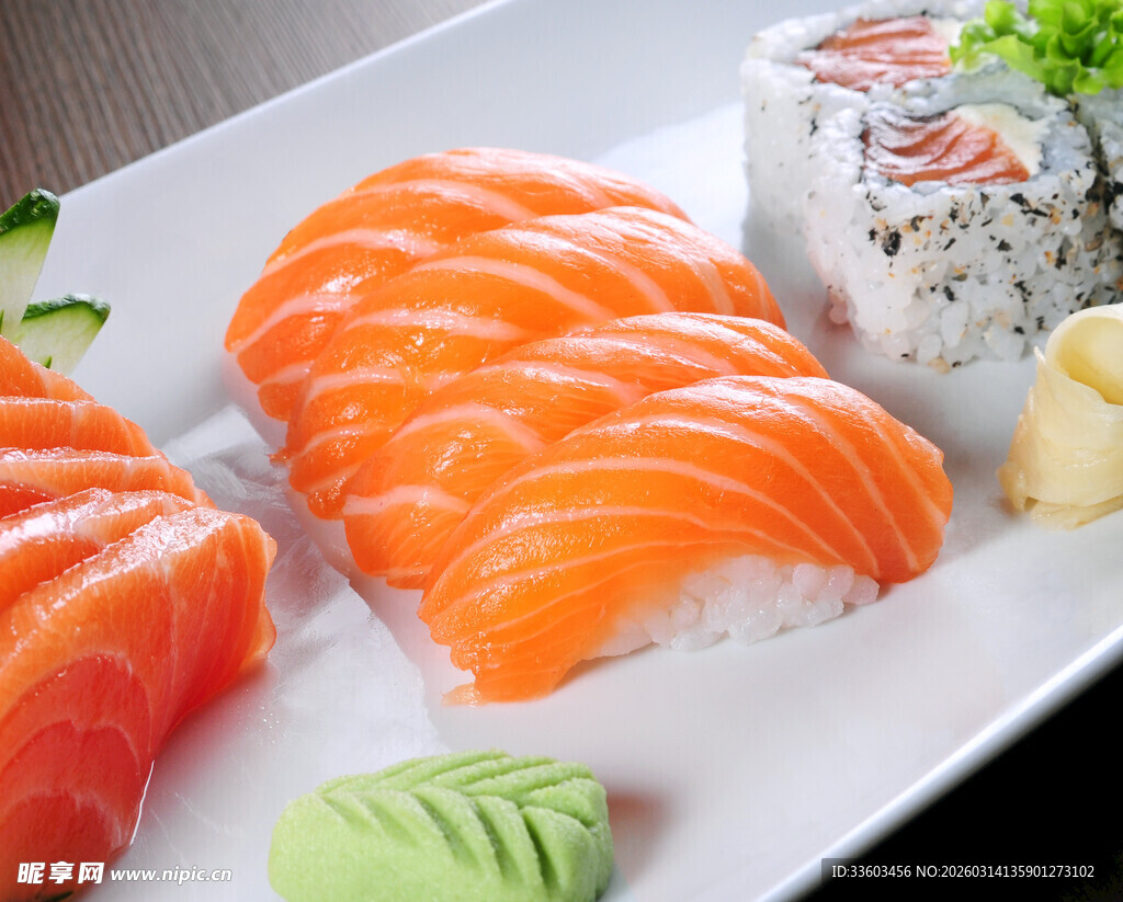 美味寿司与三文鱼拼盘