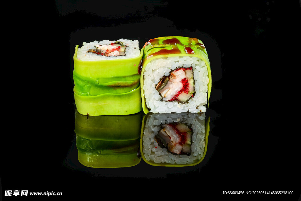 美味双色寿司特写