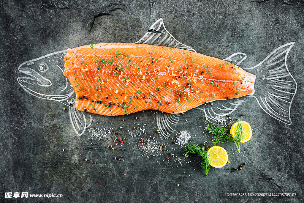 香煎三文鱼配柠檬片