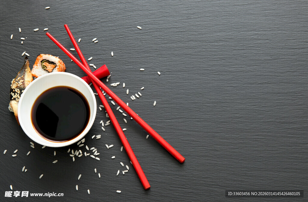 中式茶饮与筷子的雅致组合