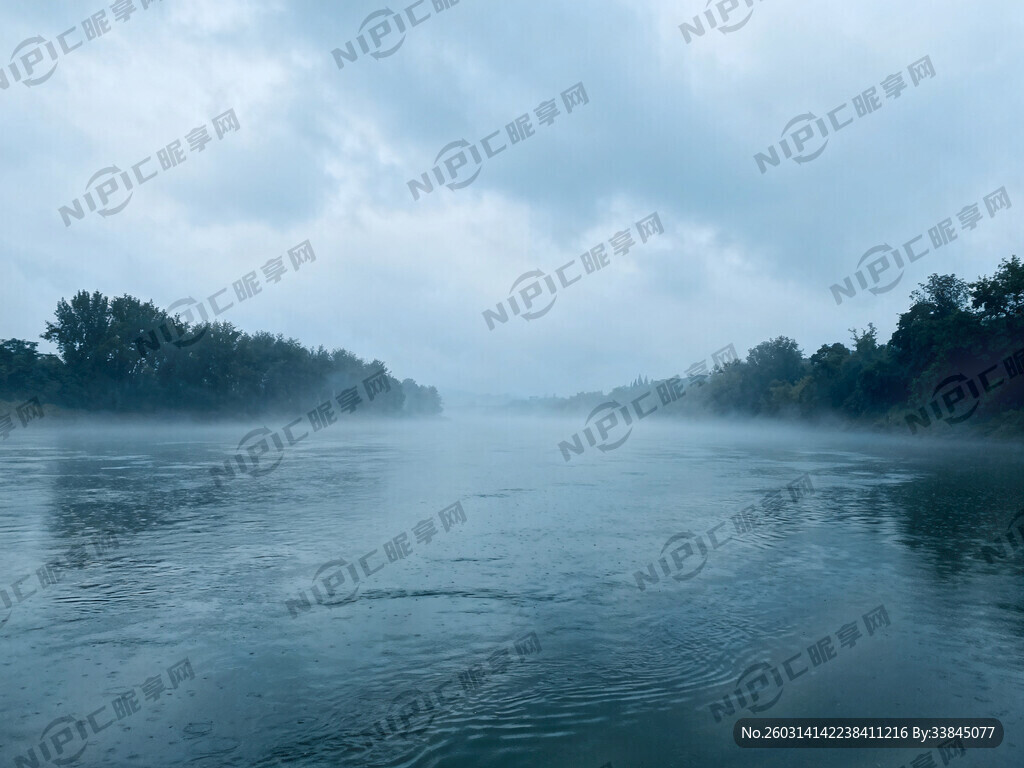 绵阳涪江雨天、远景阴雨蒙蒙的感