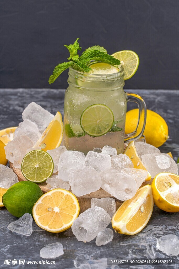冰爽柠檬薄荷饮品