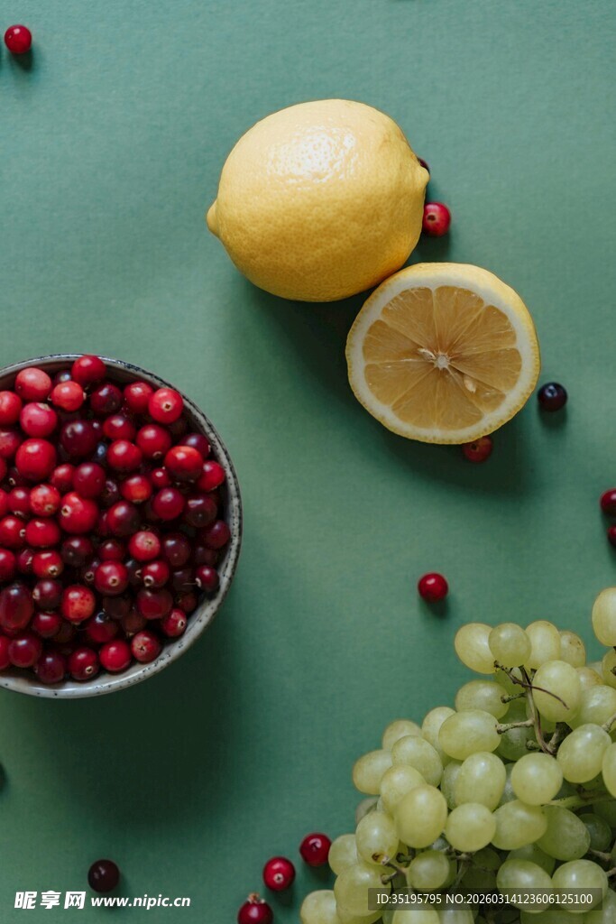 多彩鲜果组合展现清新活力