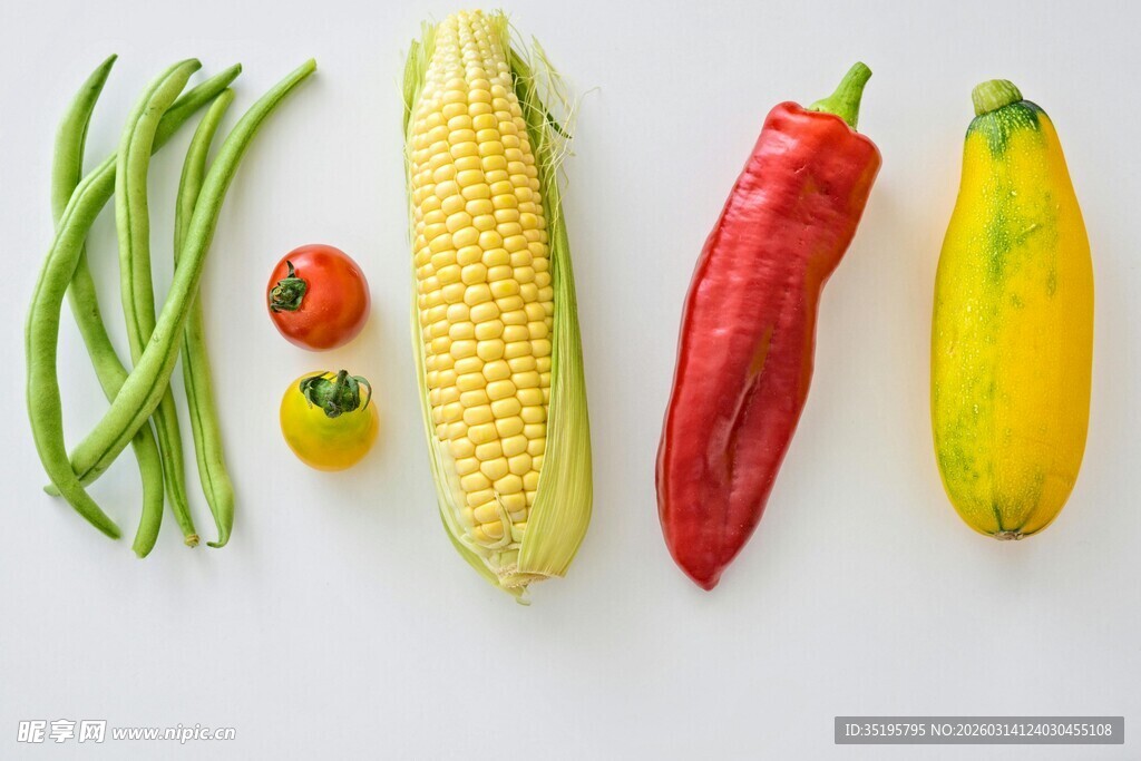 多彩新鲜蔬菜整齐排列