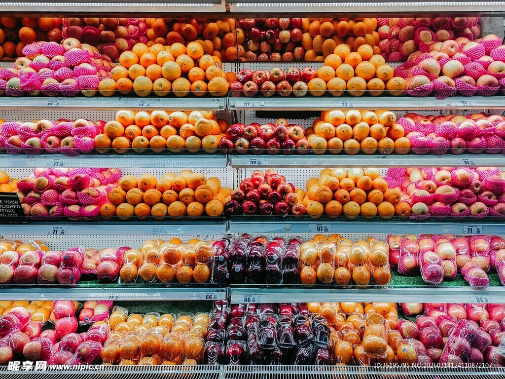 多彩水果整齐陈列