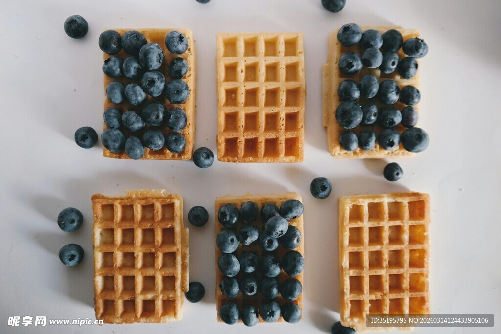 华夫饼配蓝莓美味组合