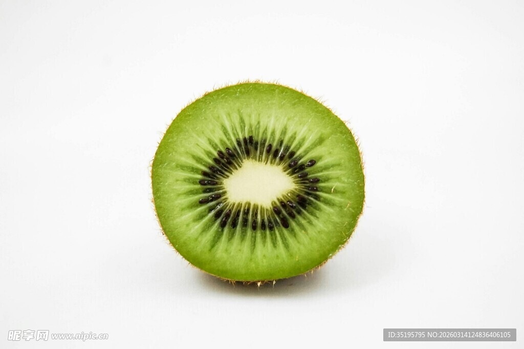 切开的新鲜猕猴桃