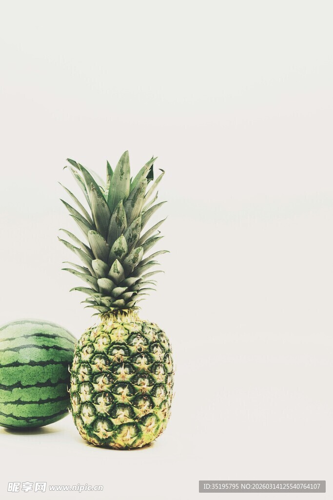 西瓜与菠萝的清新组合