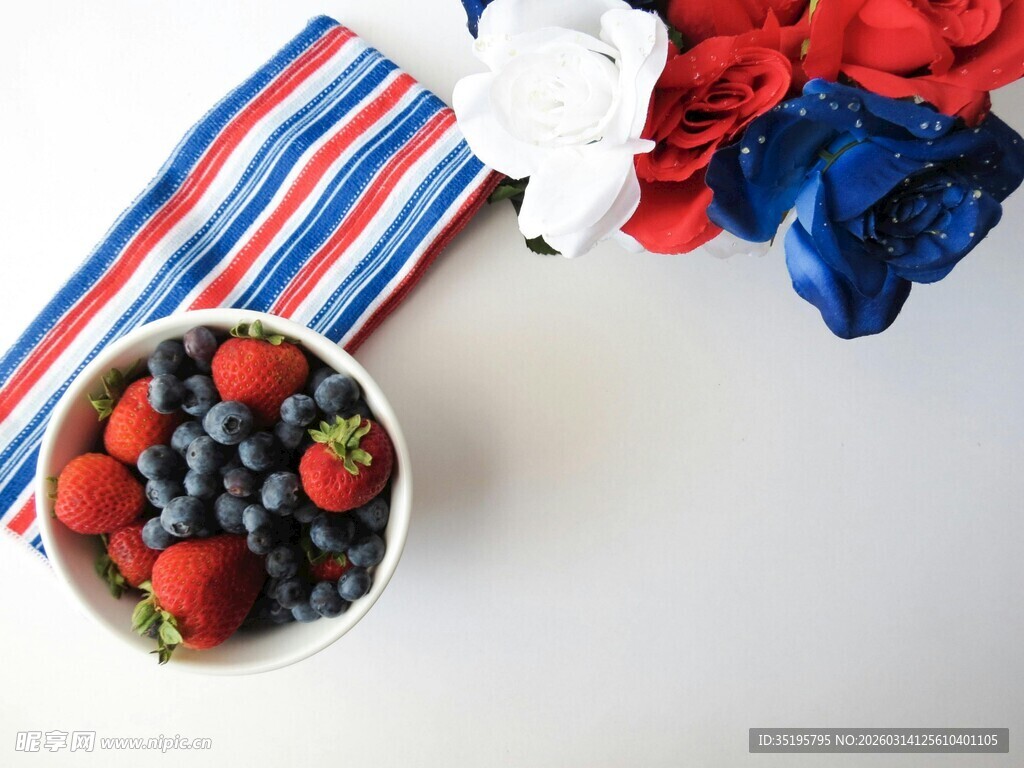 爱国主题水果与装饰摆件