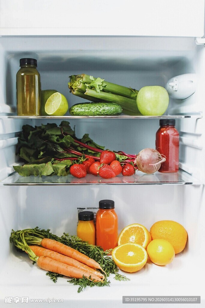 冰箱内与外的新鲜食材