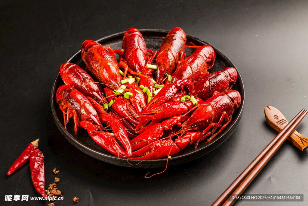 美味小龙虾 诱人盘中餐