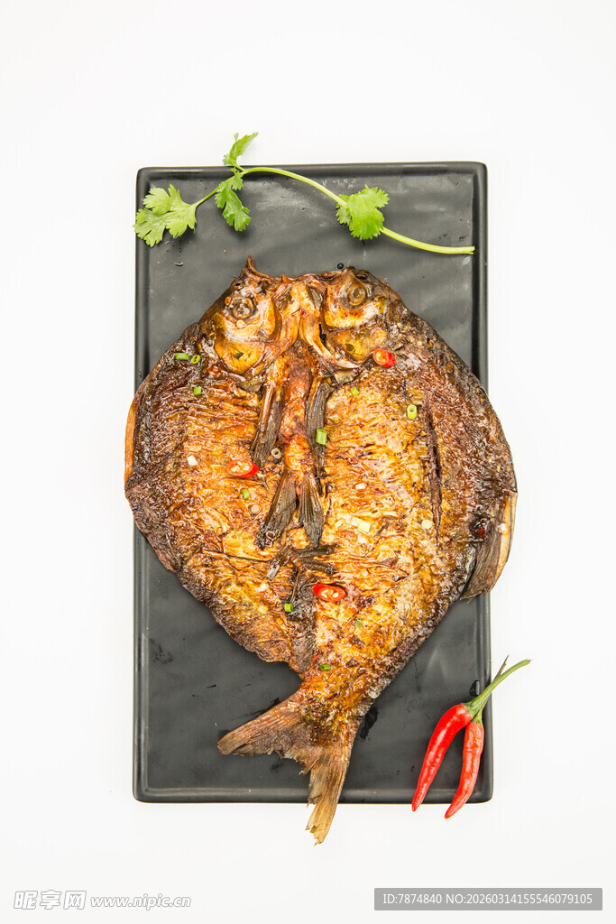 香煎美味烤鱼配辣椒