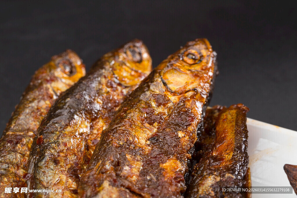 香酥油炸小鱼干