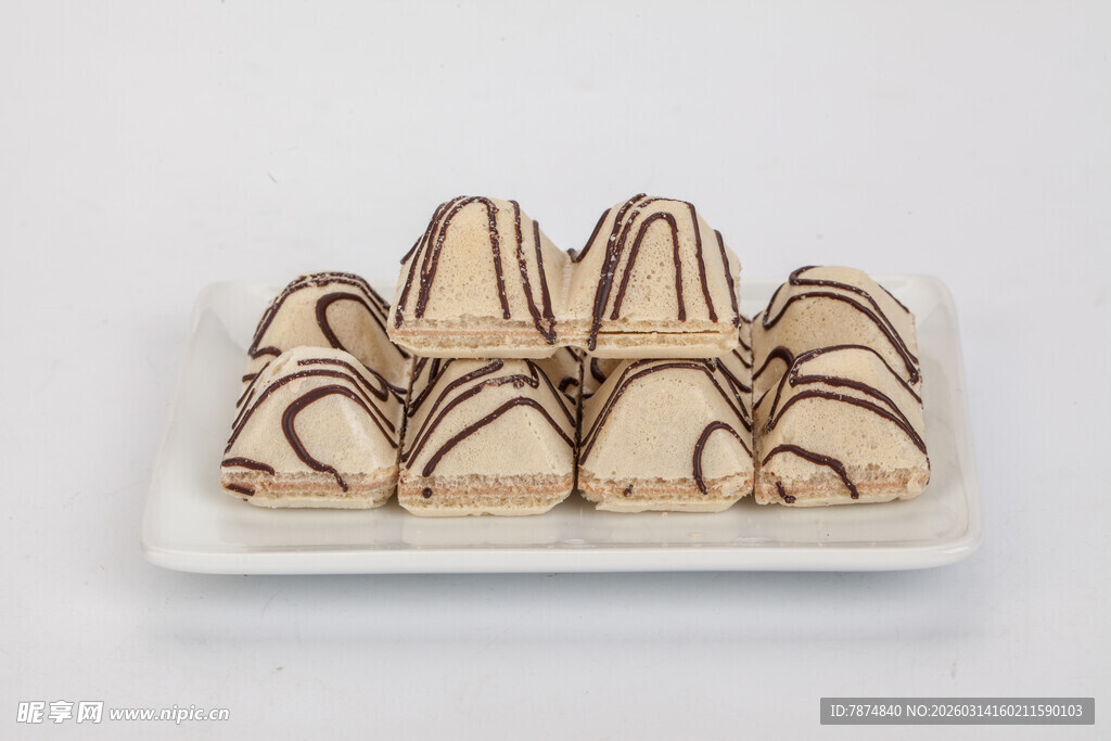 巧克力淋面甜点拼盘