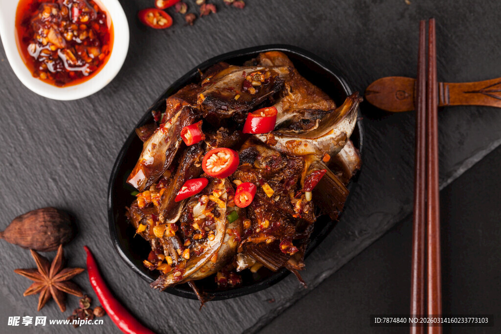 香辣卤味美食诱人呈现