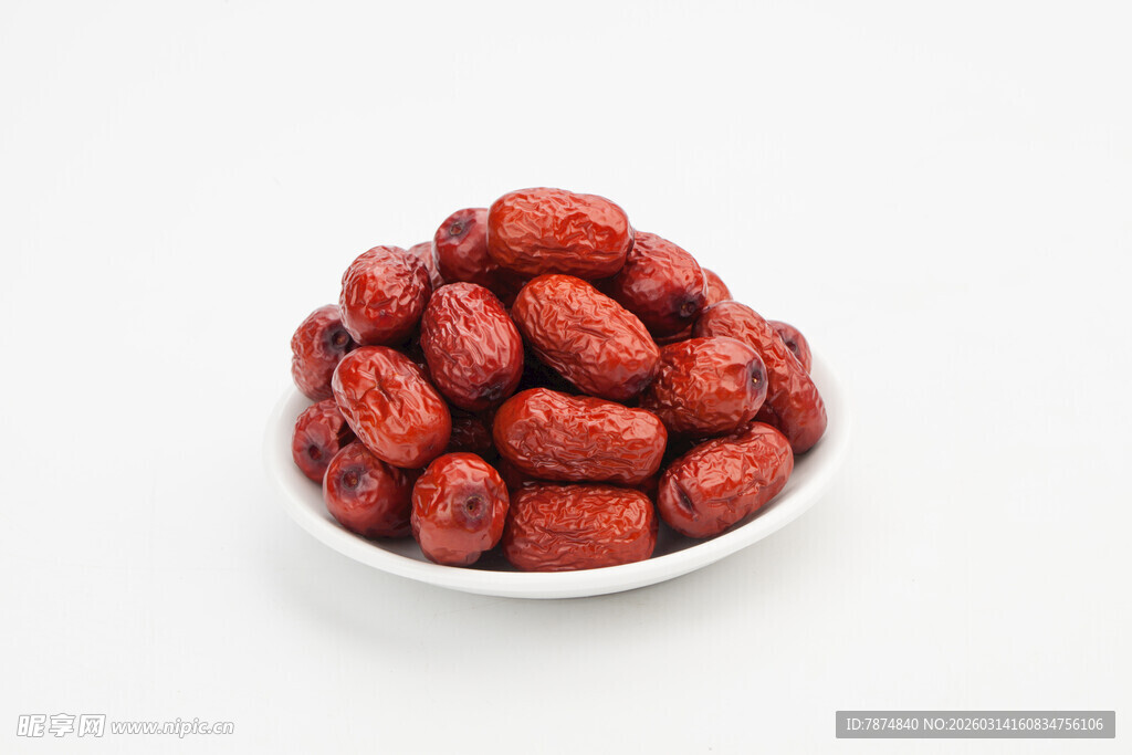 一碗饱满红润的大红枣