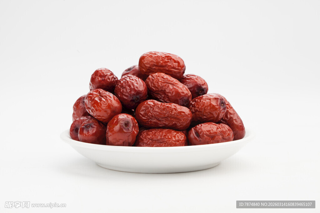 一碗饱满红枣