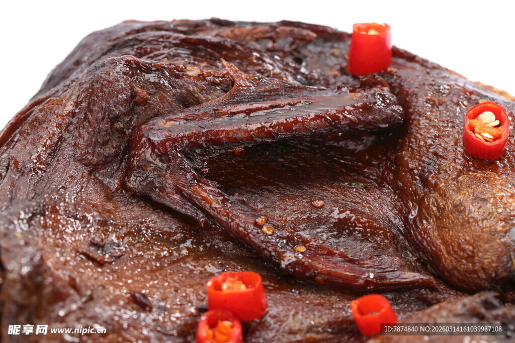 卤味酱鸭 点缀鲜红辣椒