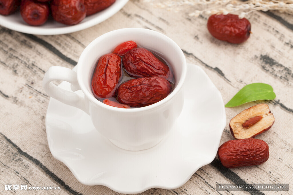 杯中红枣 自然好滋味