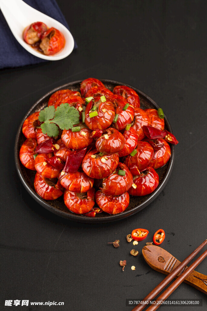 美味麻辣小龙虾诱人呈现