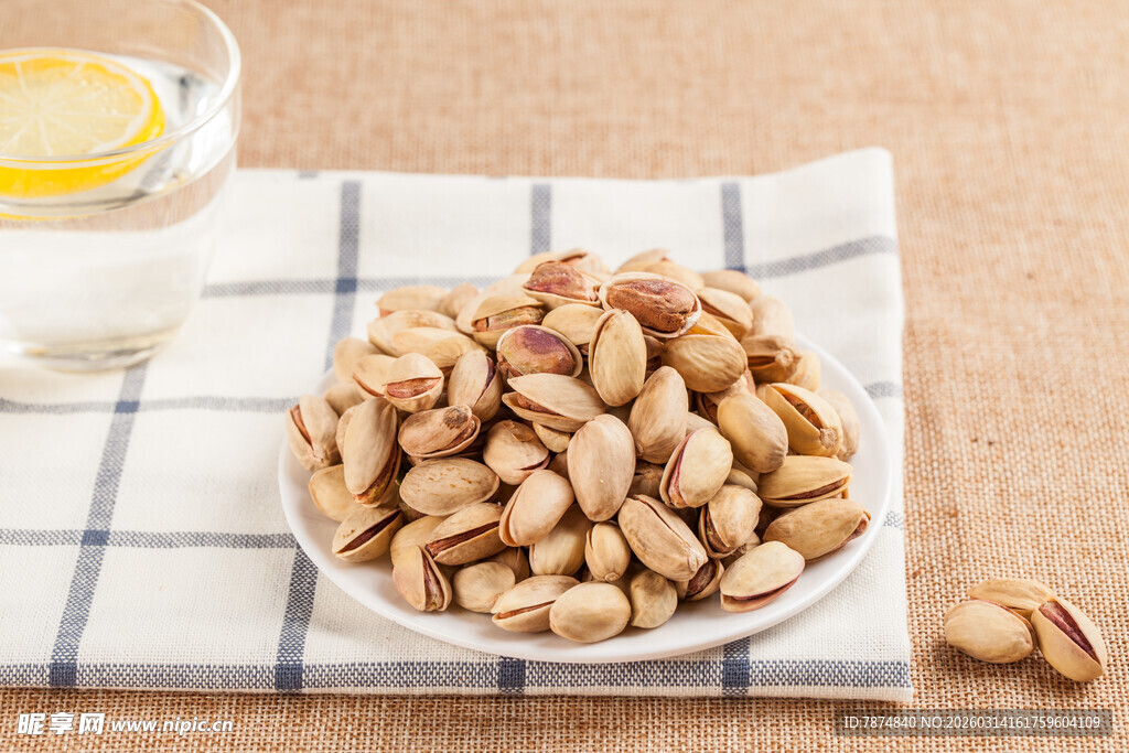 一盘美味开心果