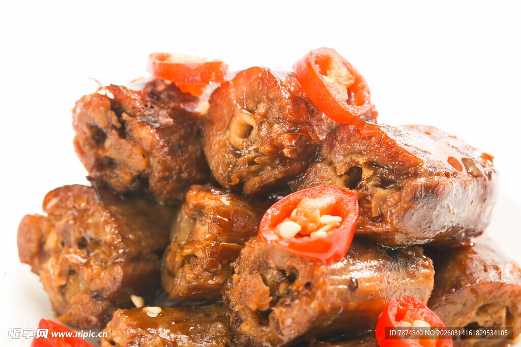 香辣鸭脖配红椒